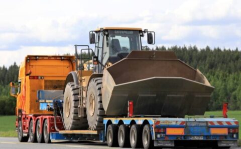 The Benefits of Outsourcing Your Machinery Transport Needs