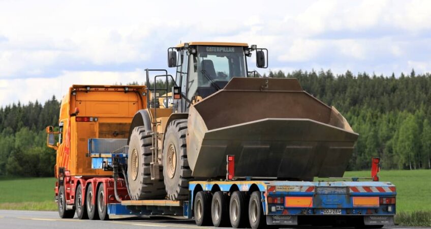 The Benefits of Outsourcing Your Machinery Transport Needs