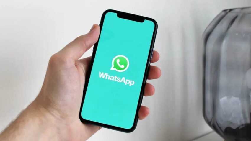 Why You Are Unable To See Someone Hidden Status on WhatsApp?