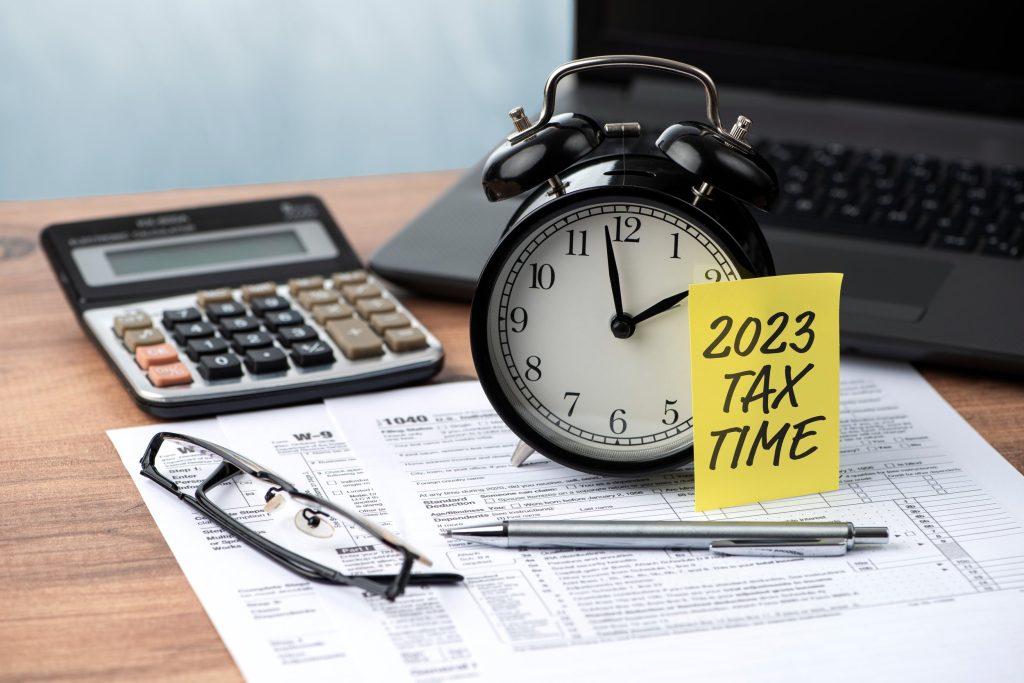 Making Tax Filing Easier in 2023: 3 Helpful Tips