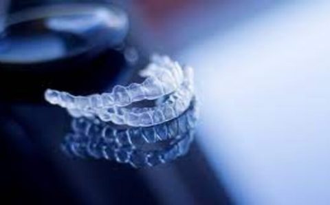 Your short and helpful guide to Invisalign teeth straightening