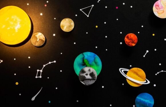 Snap Planets: A Virtual Universe of Creativity and Connection