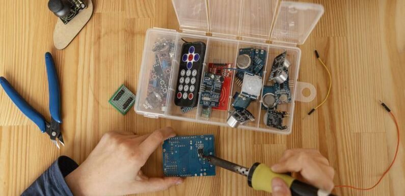 Is This Leaf-Based Circuit the Solution to Solving Our E-Waste Problem?