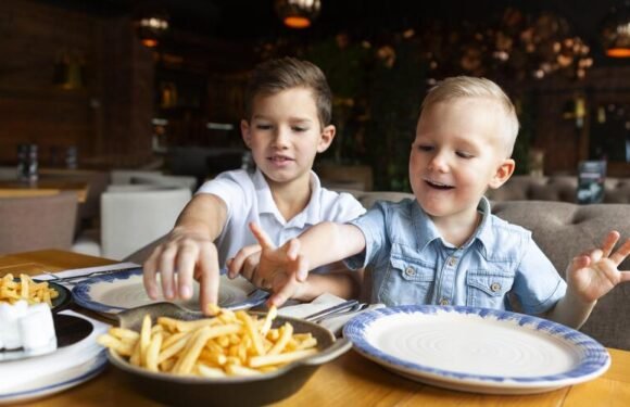 Best Kids Eat Free Restaurant Deals for Families on a Budget