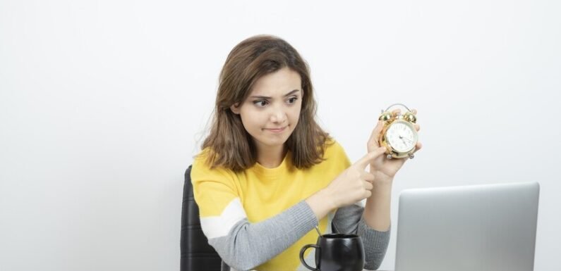 How to Make Time Pass Faster at Work Without Losing Focus